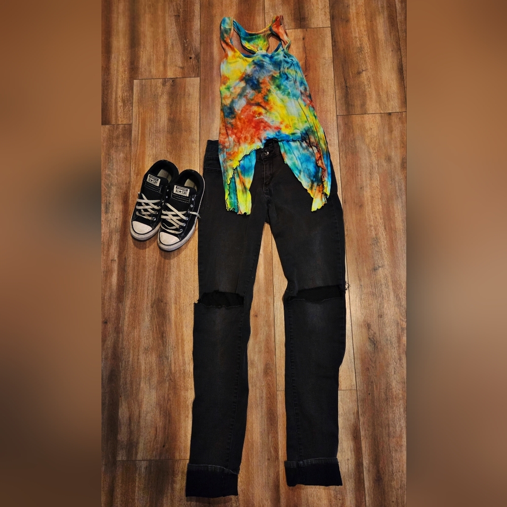 DISTRESSED JEANS!!! - Picture 2 of 5